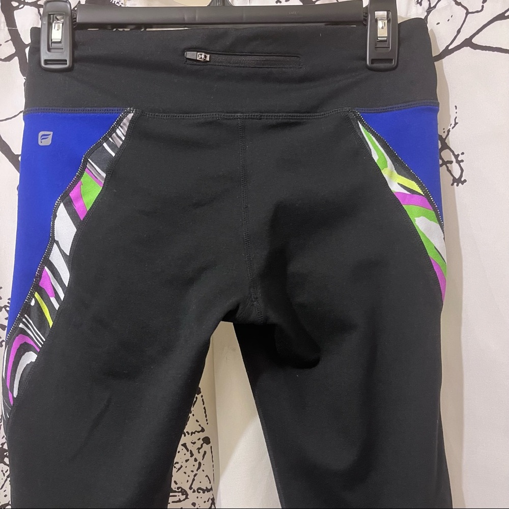 Fabletics Athletic Workout Back Pockets Capri Leggings - Picture 9 of 11